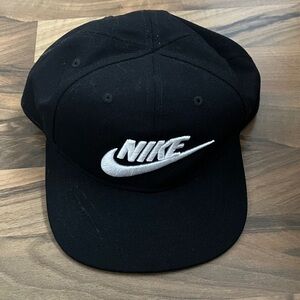 Nike Child Size Black white snap closure baseball cap hat